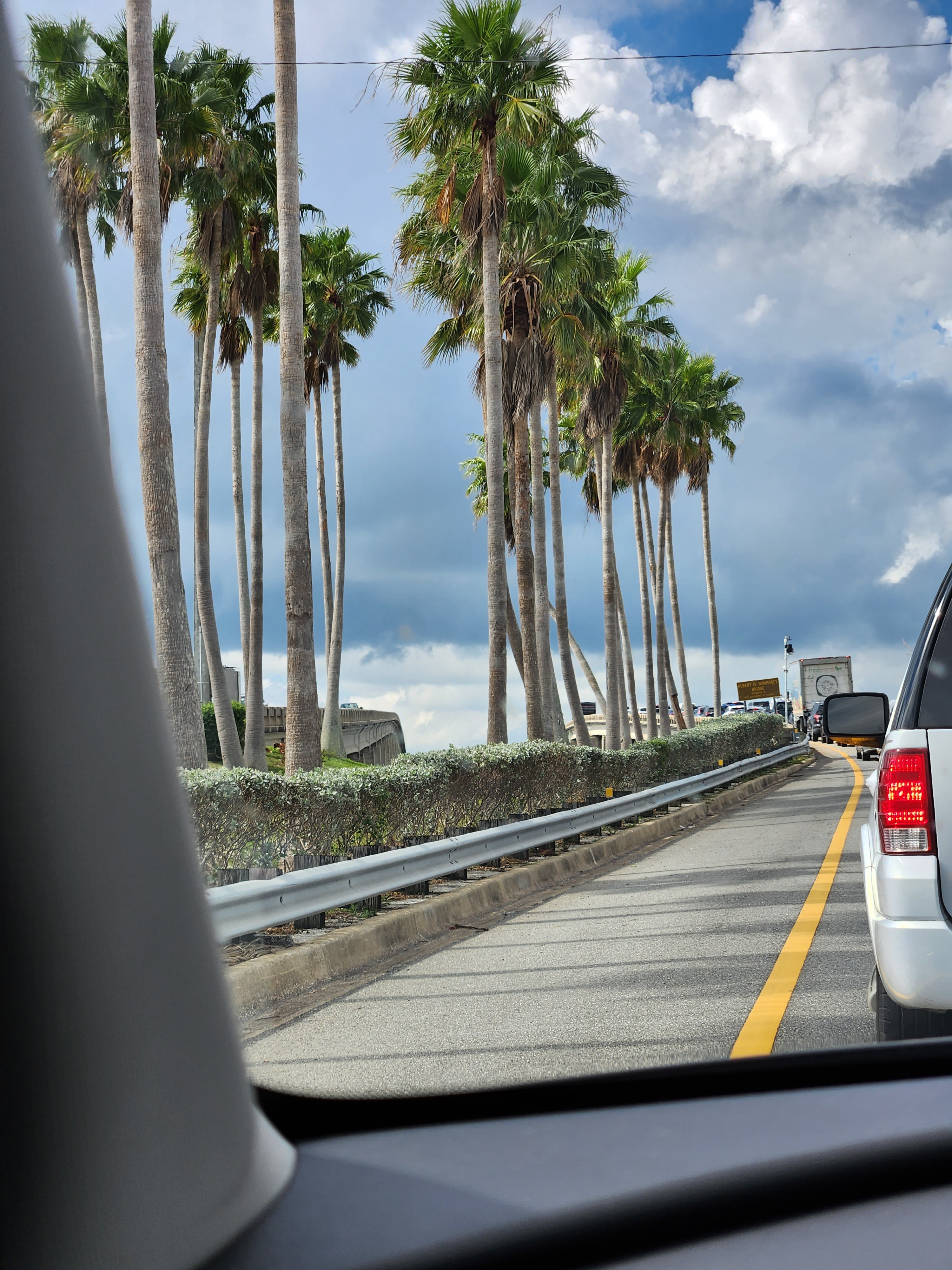 100 Days of Stories – Day 18: STANDSTILL
